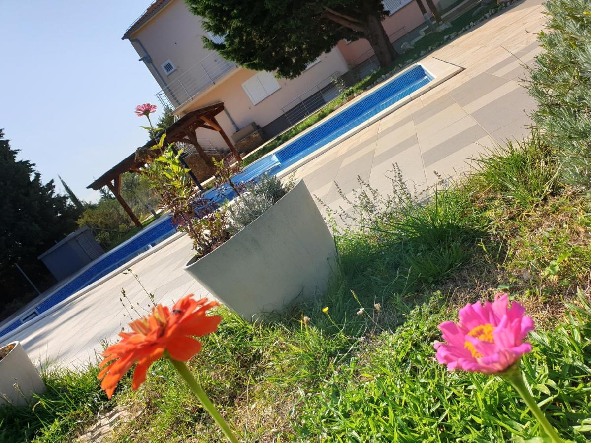 Olive Apartments อูกล์ยัน ภายนอก รูปภาพ